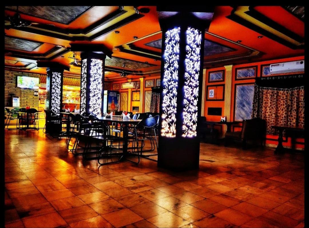 Hotel Samrat Baharampur Kültér fotó