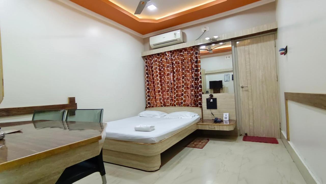 Hotel Samrat Baharampur Kültér fotó