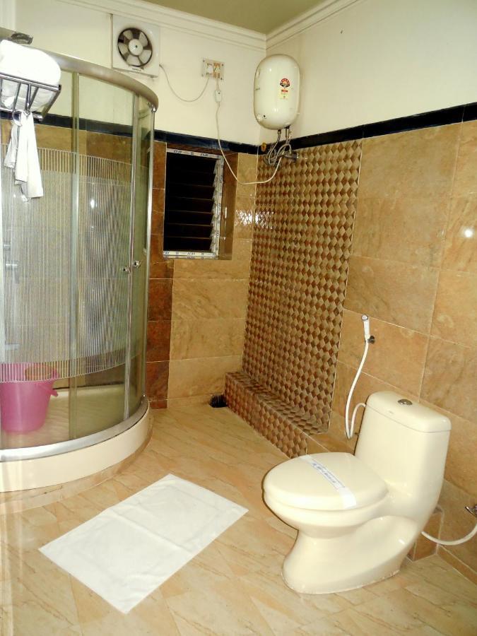 Hotel Samrat Baharampur Kültér fotó