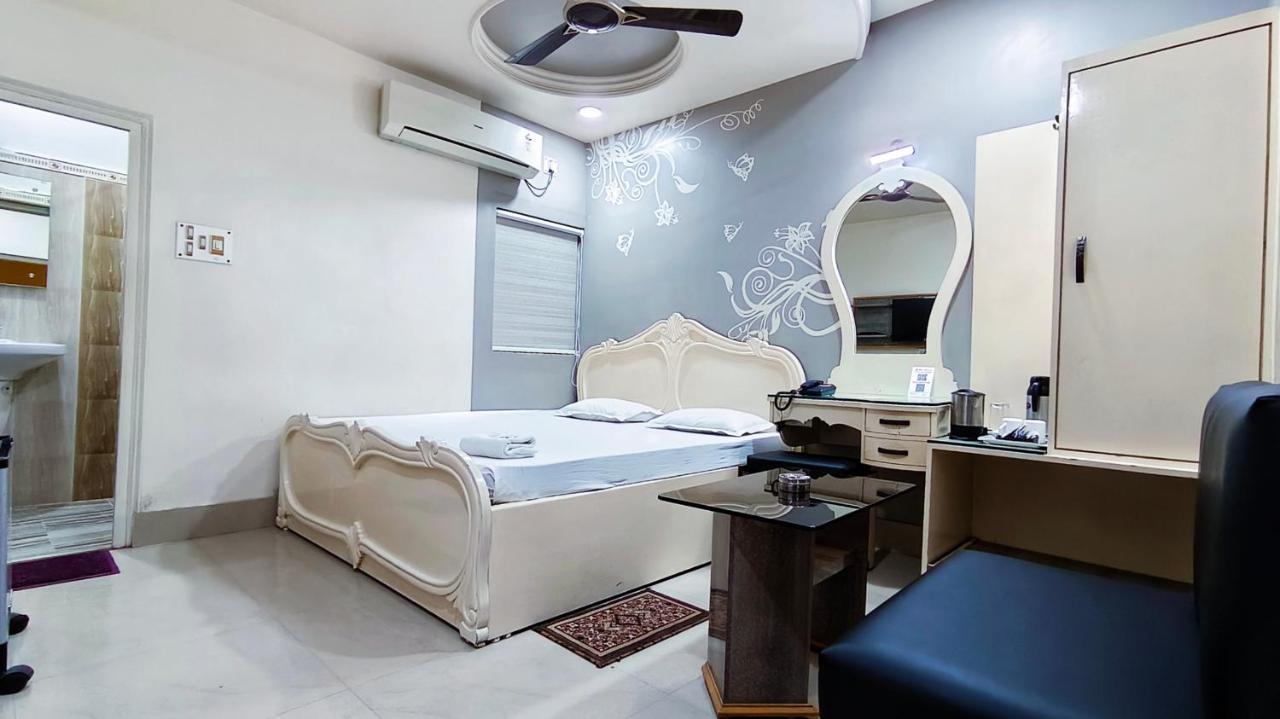 Hotel Samrat Baharampur Kültér fotó