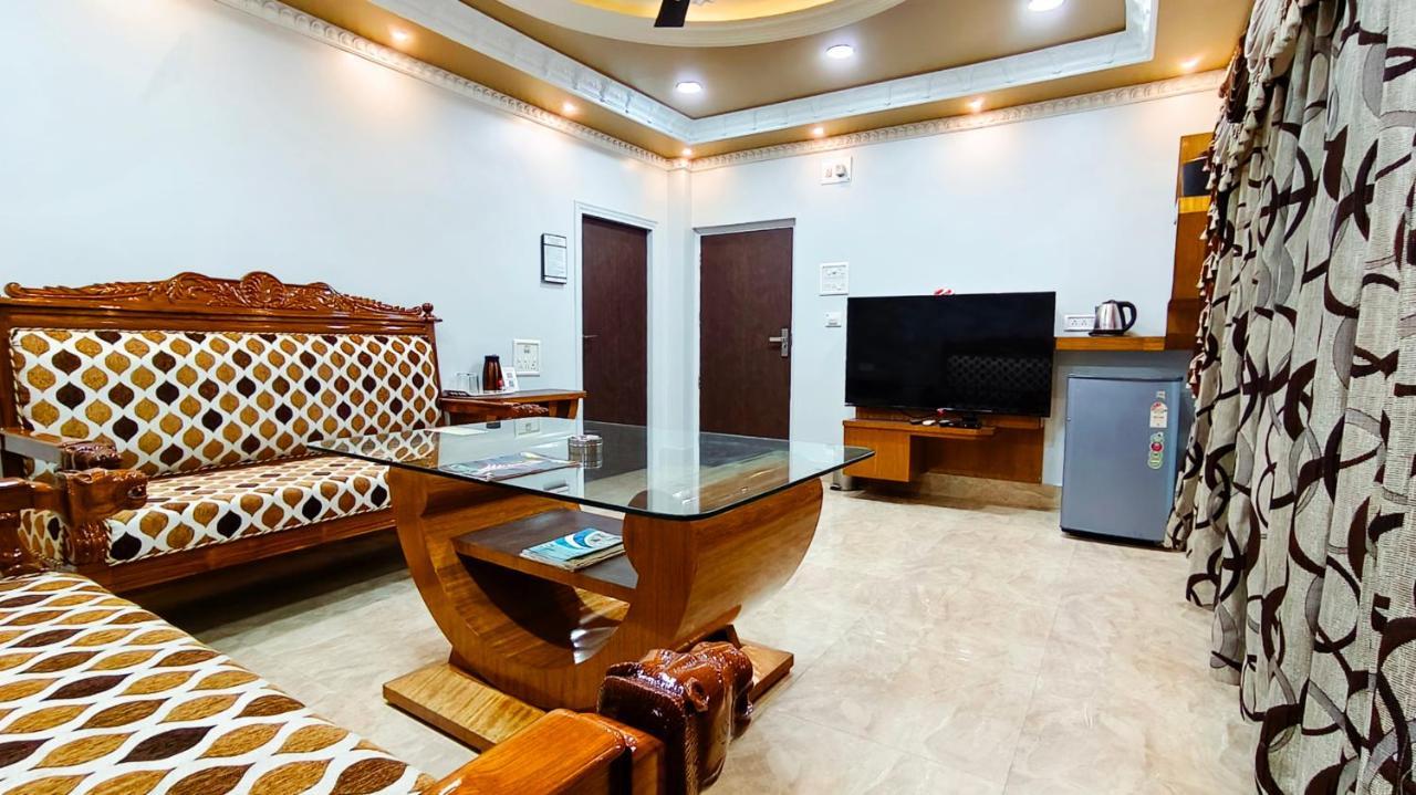 Hotel Samrat Baharampur Kültér fotó