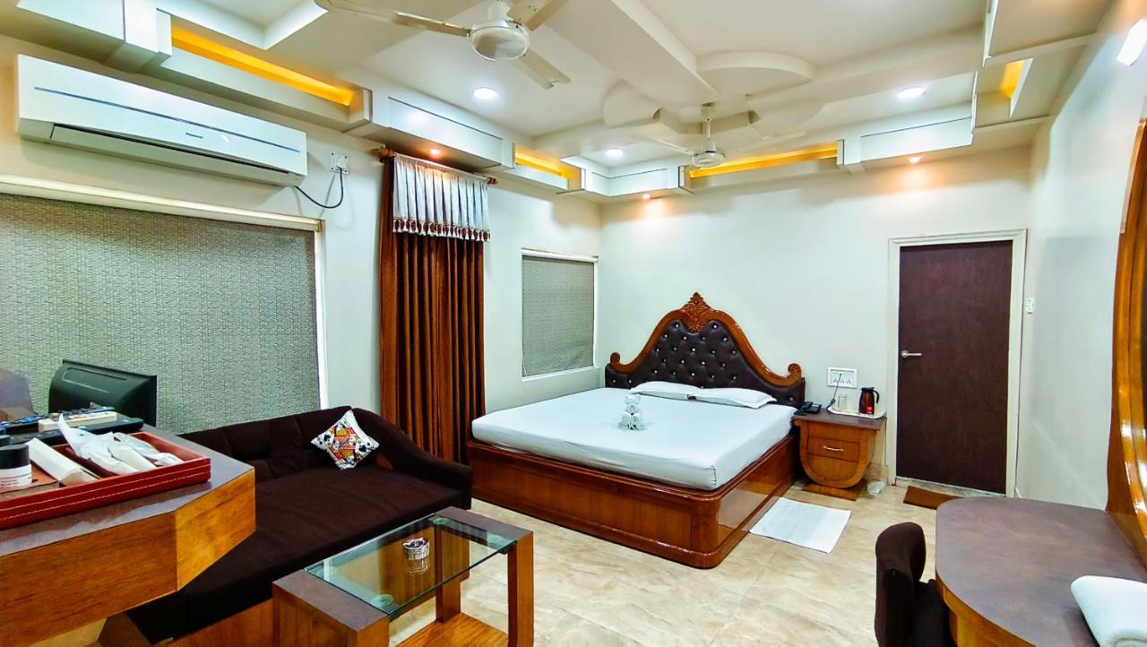 Hotel Samrat Baharampur Kültér fotó