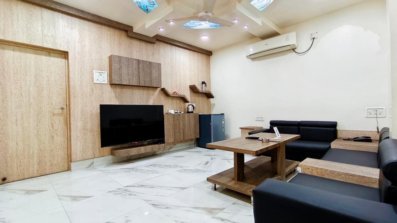 Hotel Samrat Baharampur Kültér fotó