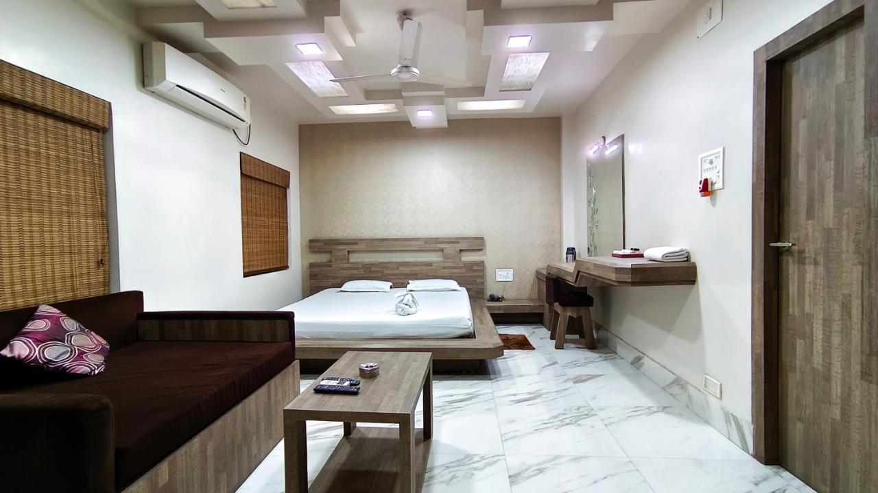 Hotel Samrat Baharampur Kültér fotó