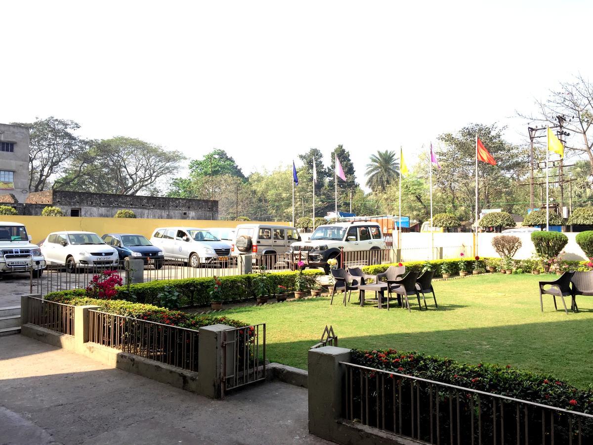 Hotel Samrat Baharampur Kültér fotó
