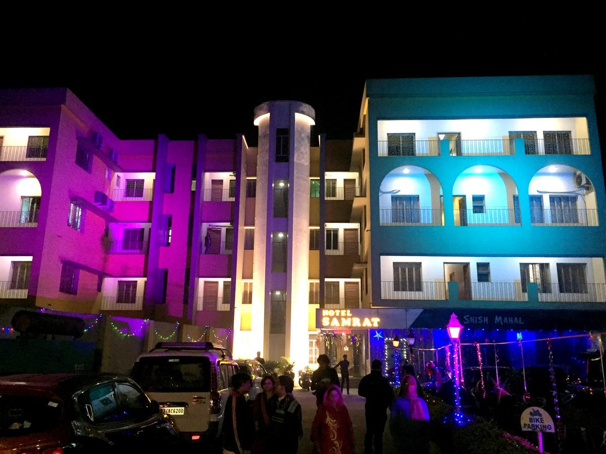 Hotel Samrat Baharampur Kültér fotó